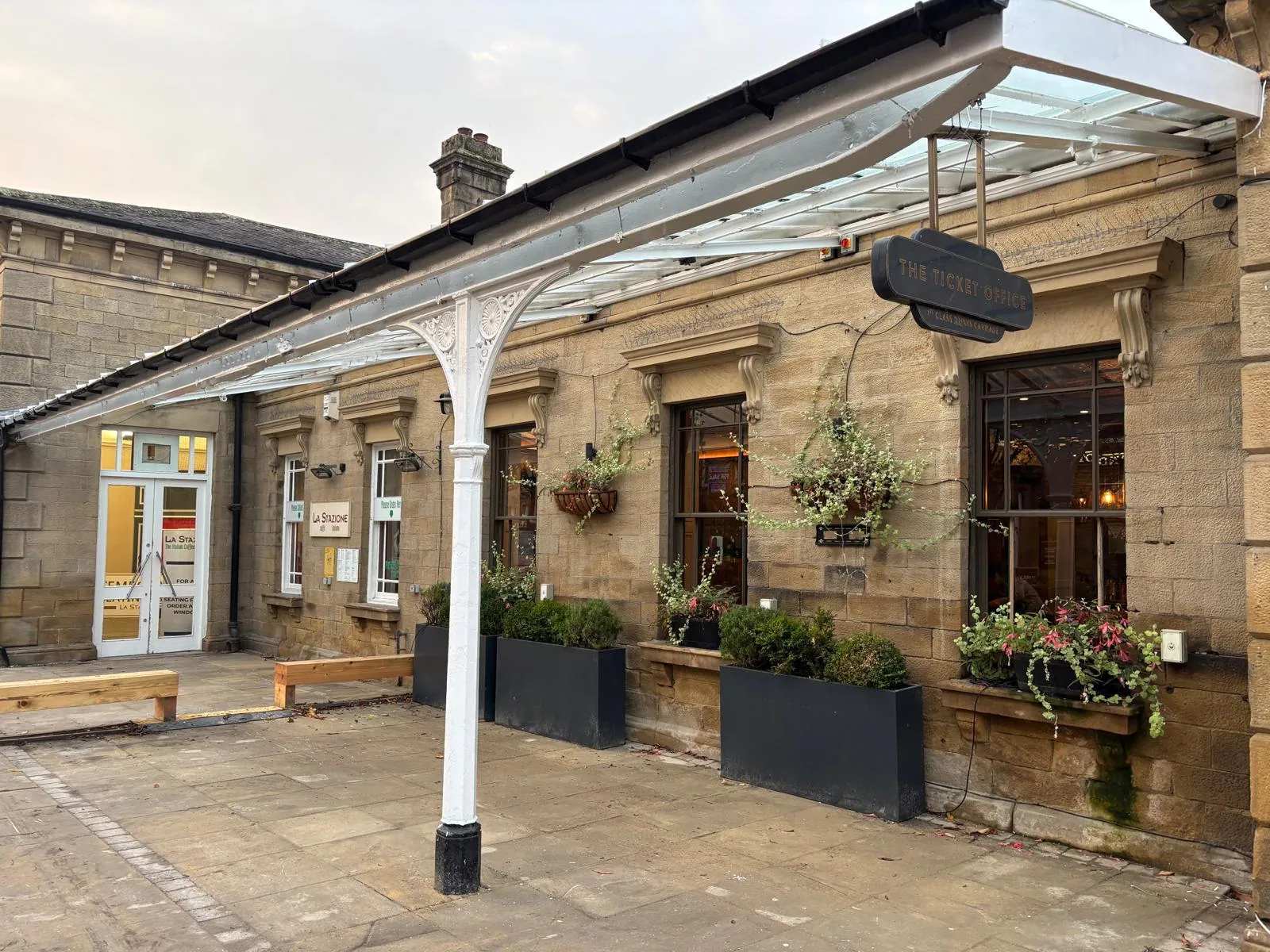 Ilkley Station Plaza, Glass Canopy Repair